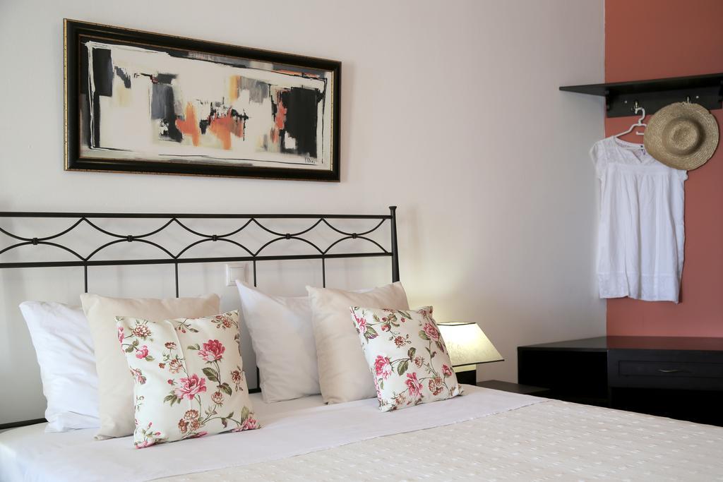 Yalis Hotel Vóci Kültér fotó